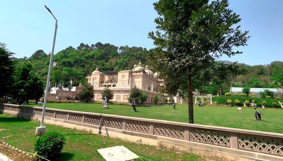 Mohan Shakti Heritage Park outer view