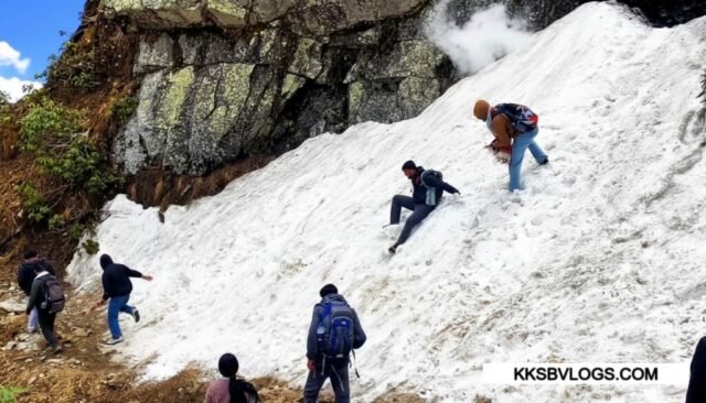 people playing in snow during churdhar trek