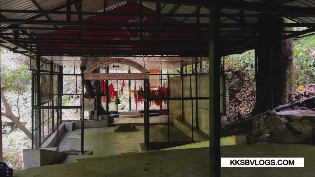 temple inner Campus of Thada muda temple