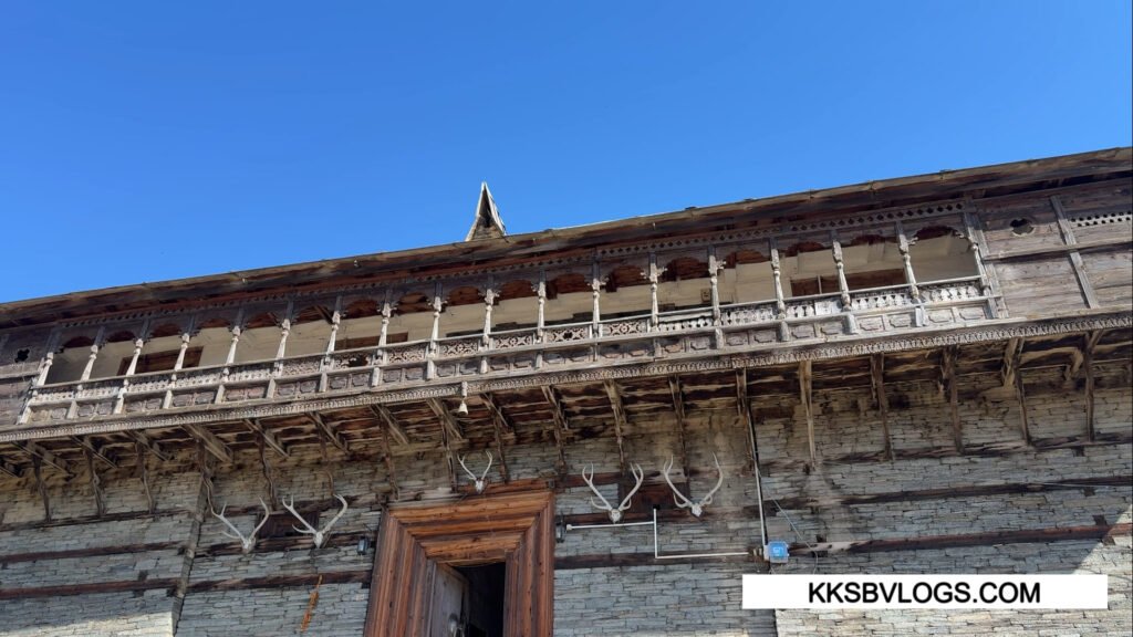  Architecture and Structure Of The Sainj Palace