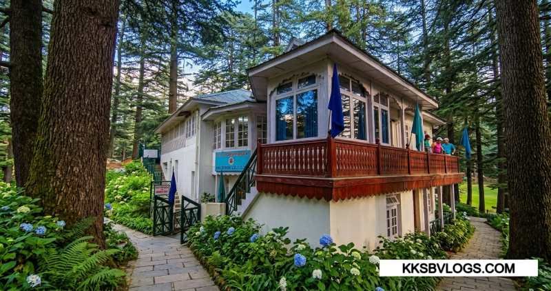 Small Cafes In Naldehra golf course